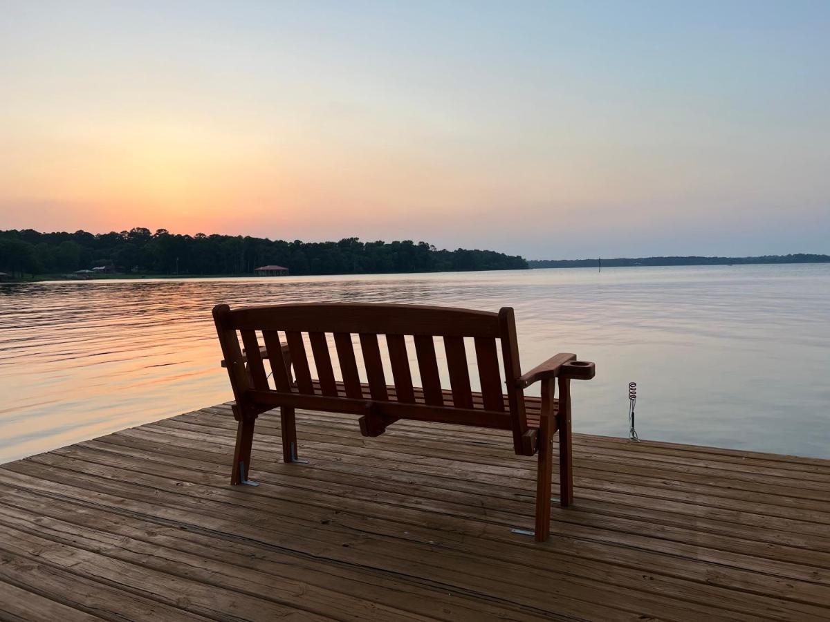 Lakefront Oasis With Private Boat Dock On Lake Palestine Coffee City Bagian luar foto