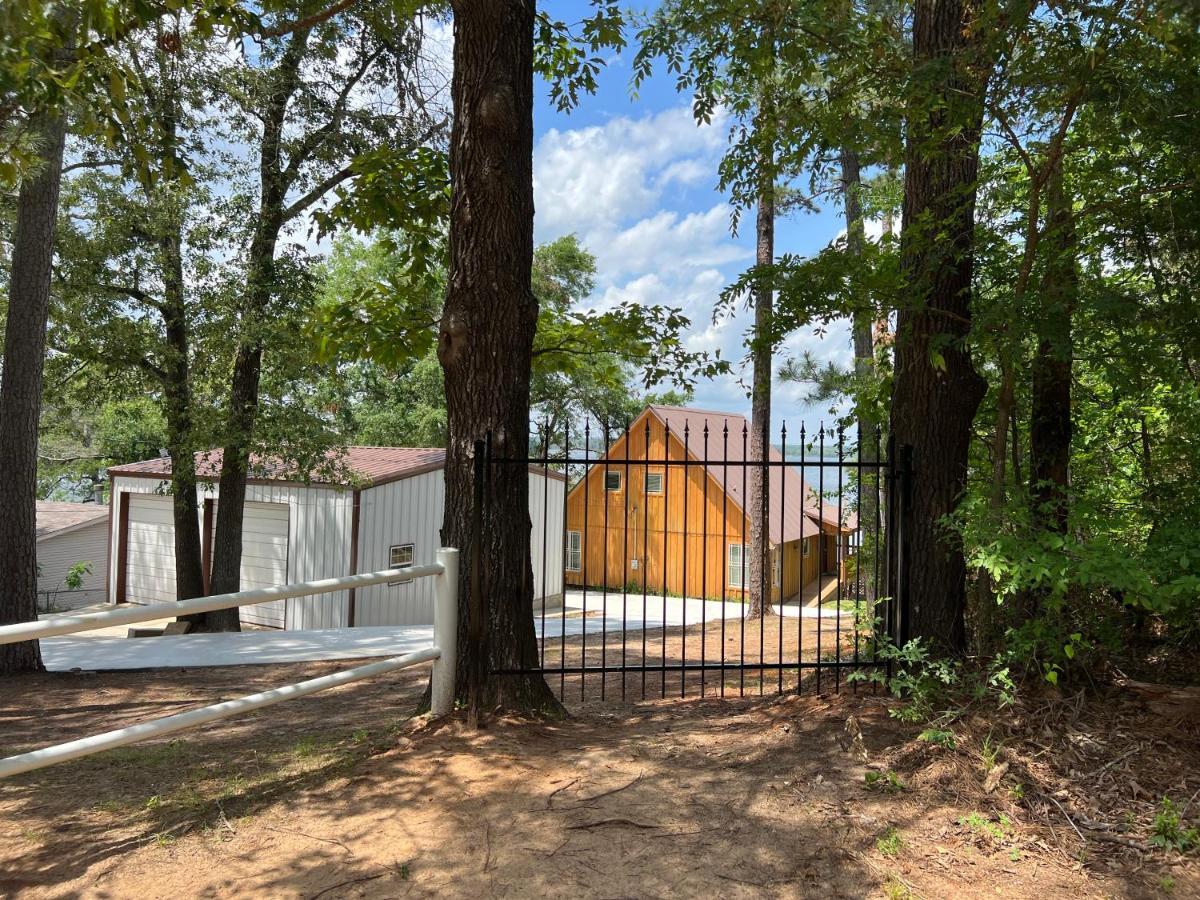 Lakefront Oasis With Private Boat Dock On Lake Palestine Coffee City Bagian luar foto