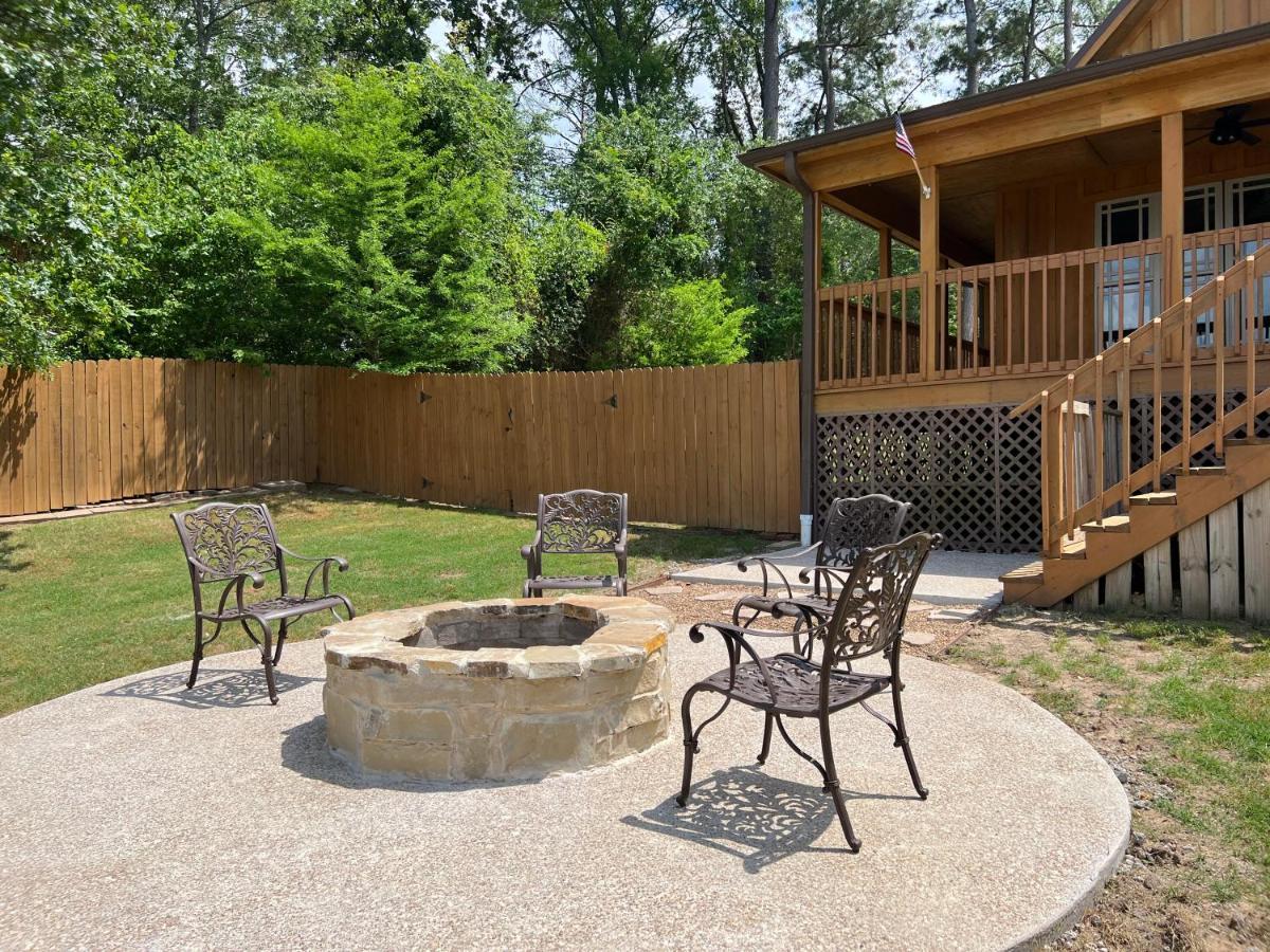 Lakefront Oasis With Private Boat Dock On Lake Palestine Coffee City Bagian luar foto